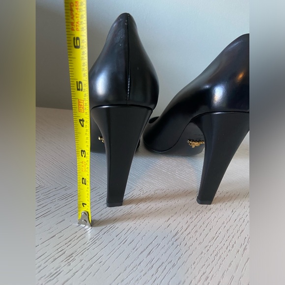 Prada Black Leather Pointed-Toe Pumps size 42 - Picture 7 of 14